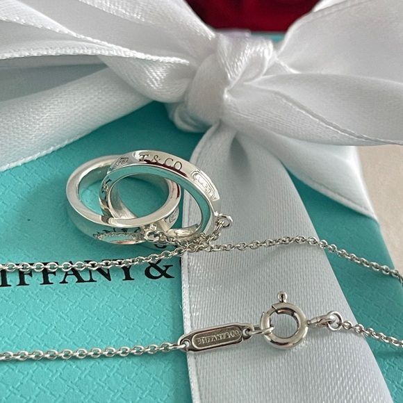 Tiffany & Co. Interlocking Circles Pendant in Sterling Silver 16” NEW $625 - Picture 7 of 17